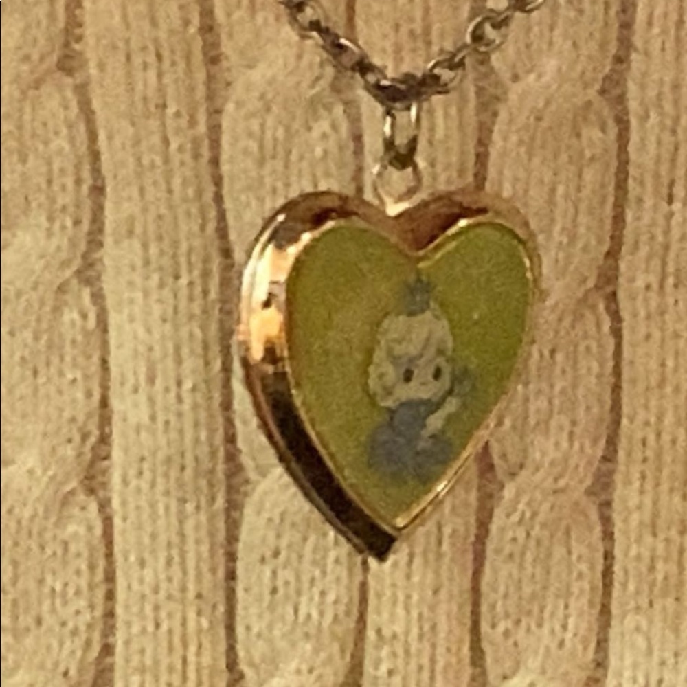 Meet your Posher, Phoebe